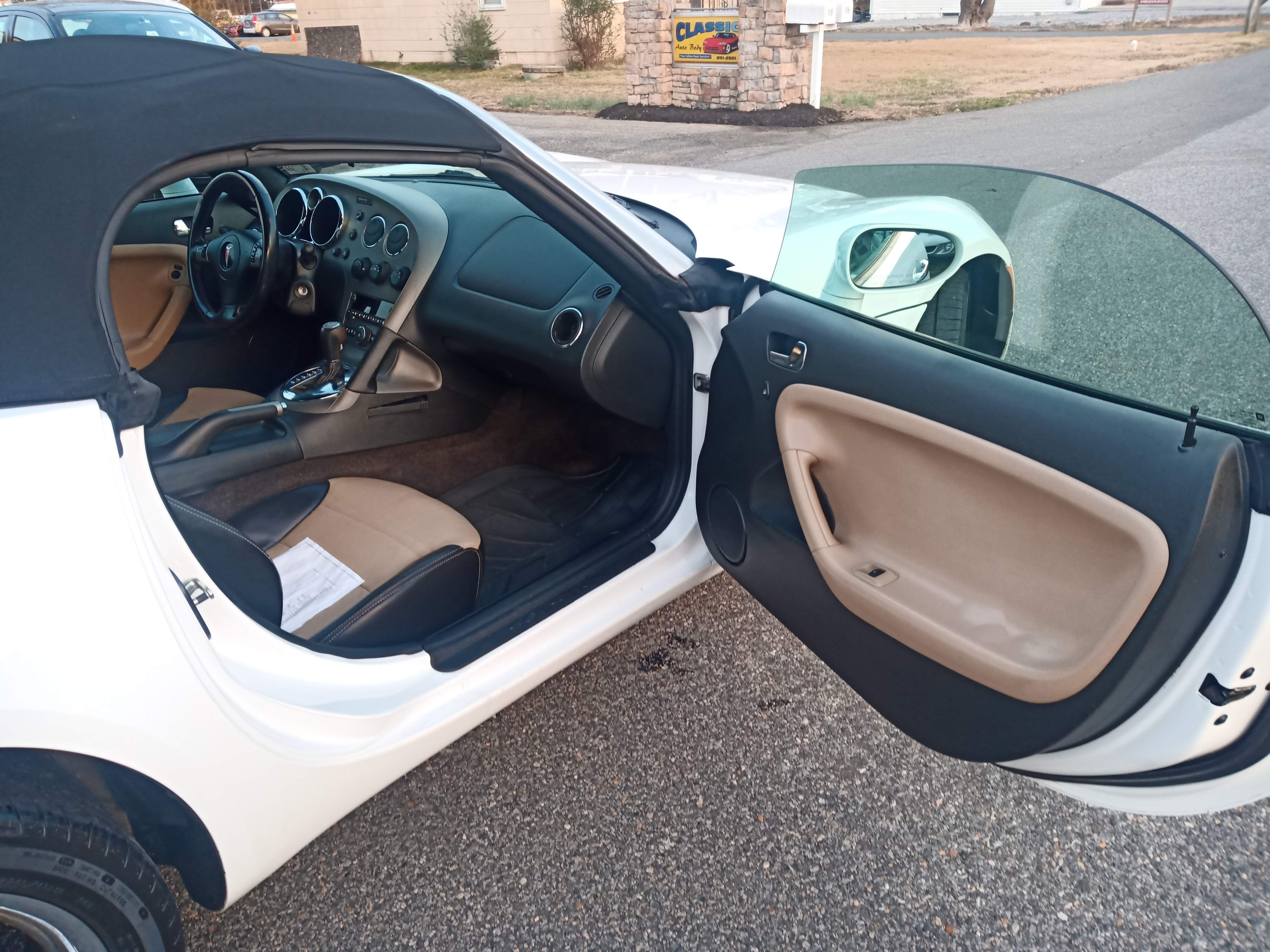 2009 Pontiac Solstice Base photo 29