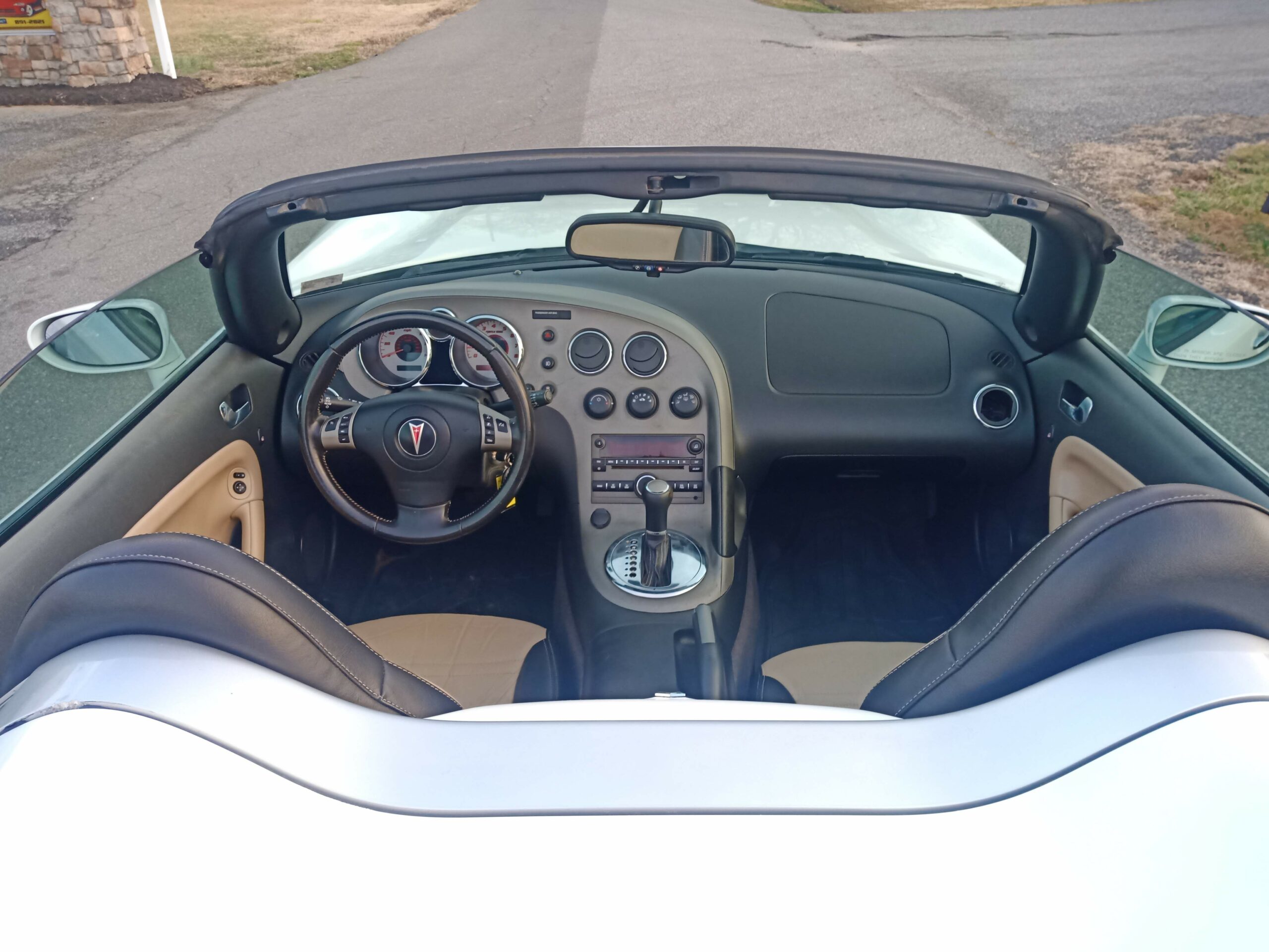 2009 Pontiac Solstice Base photo 15