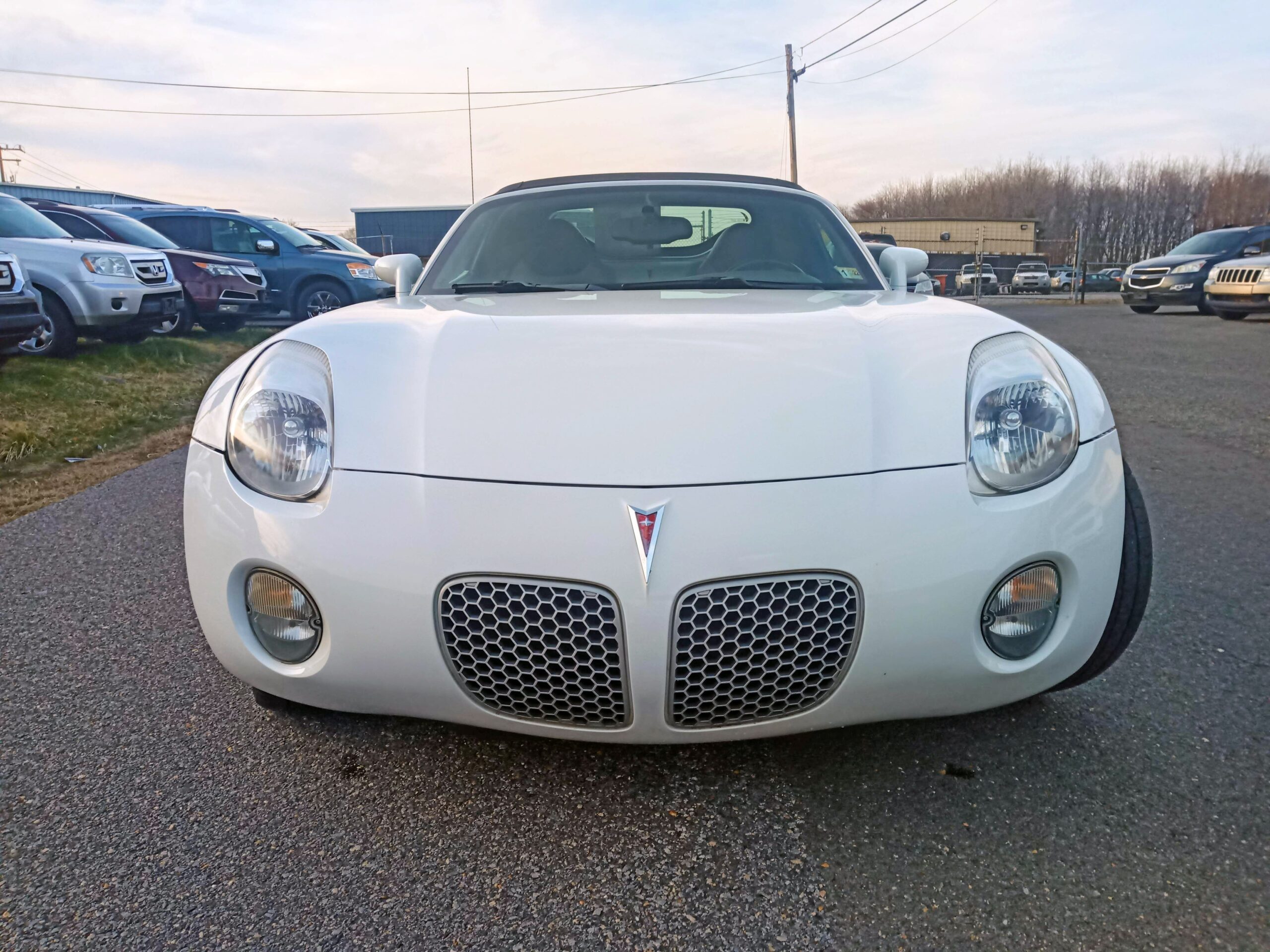 2009 Pontiac Solstice Base photo 2