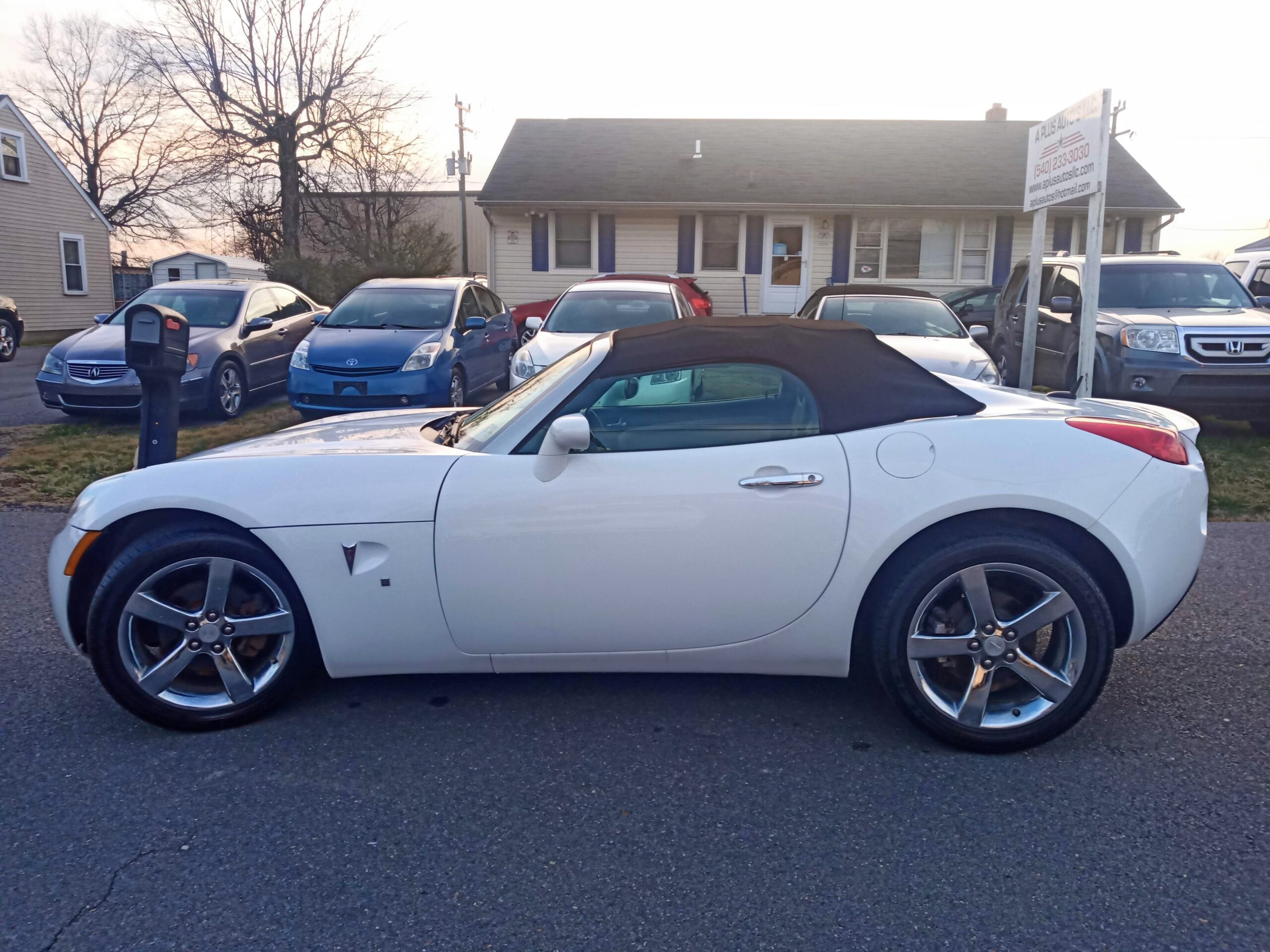 2009 Pontiac Solstice Base photo 7